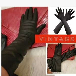 Van Raalte Mid‎ length.Glam gloves NEW